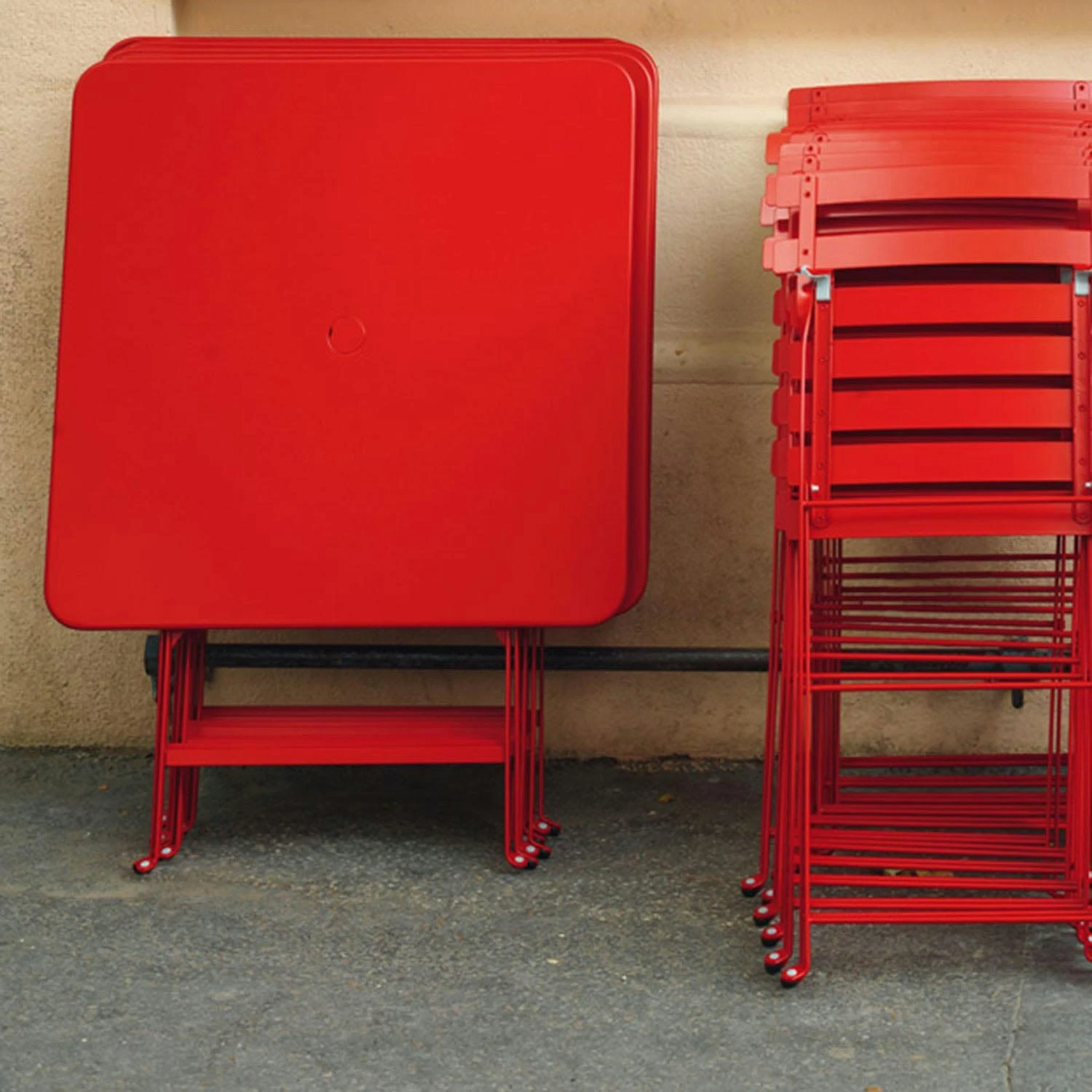 Bistro Table 71x71, Chili 3 Bistro Table 71x71, Chili - Image 3